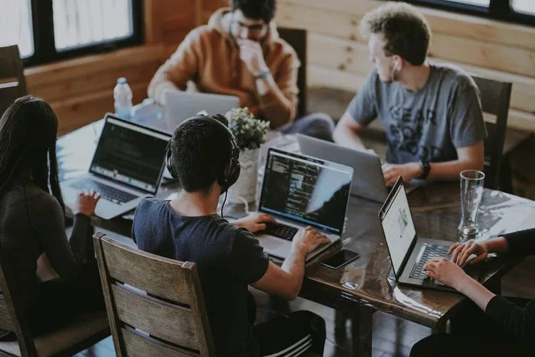 4 estratégias de marketing para aumentar o engajamento do seu público
